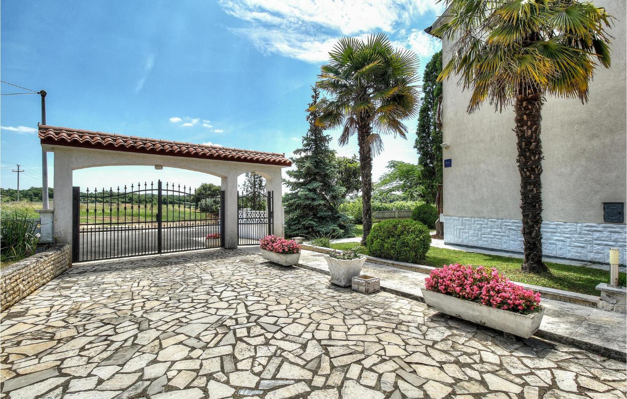 Amazing Apartment In Porec With Wifi Exterior photo