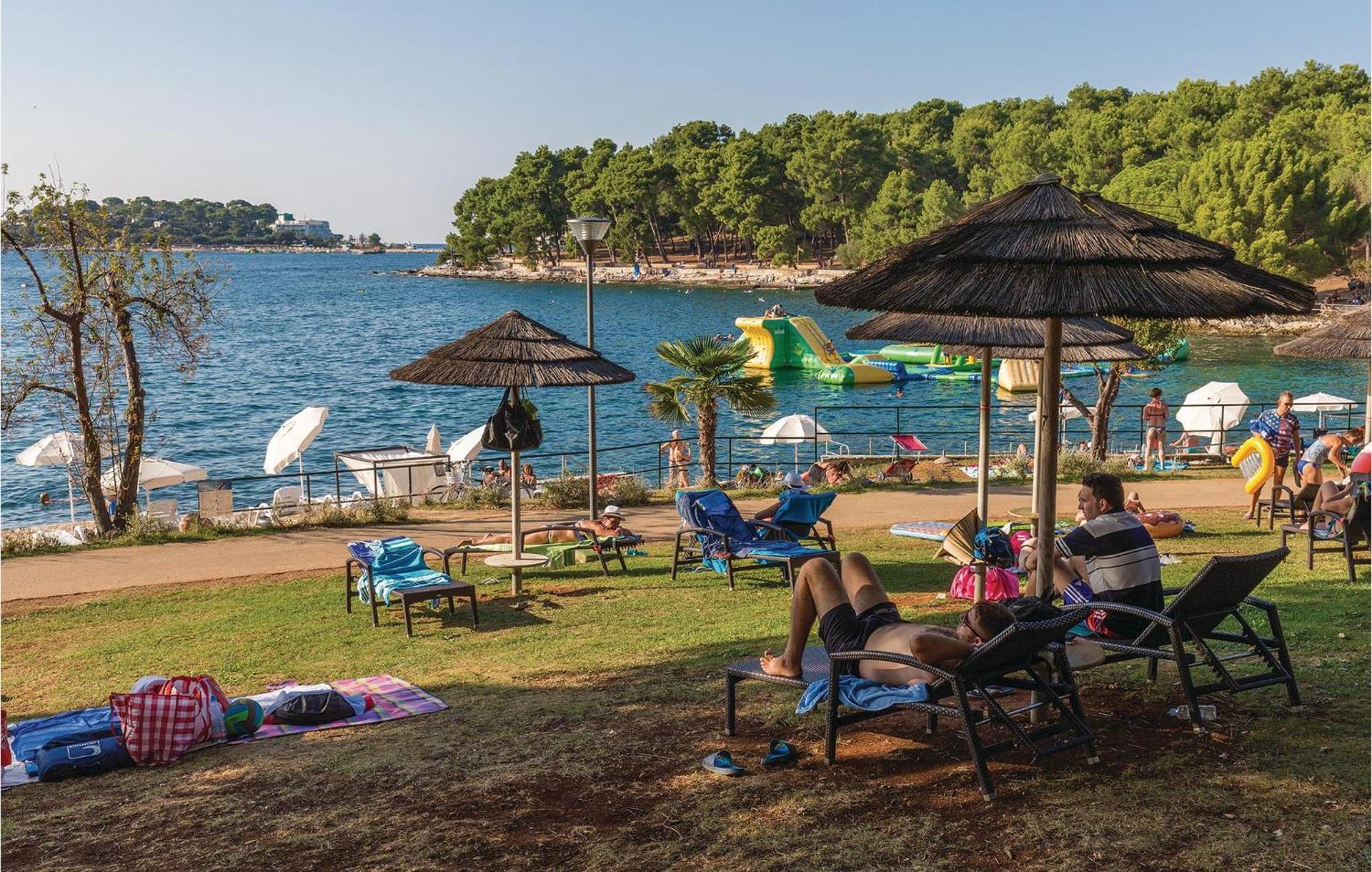 Amazing Apartment In Porec With Wifi Exterior photo