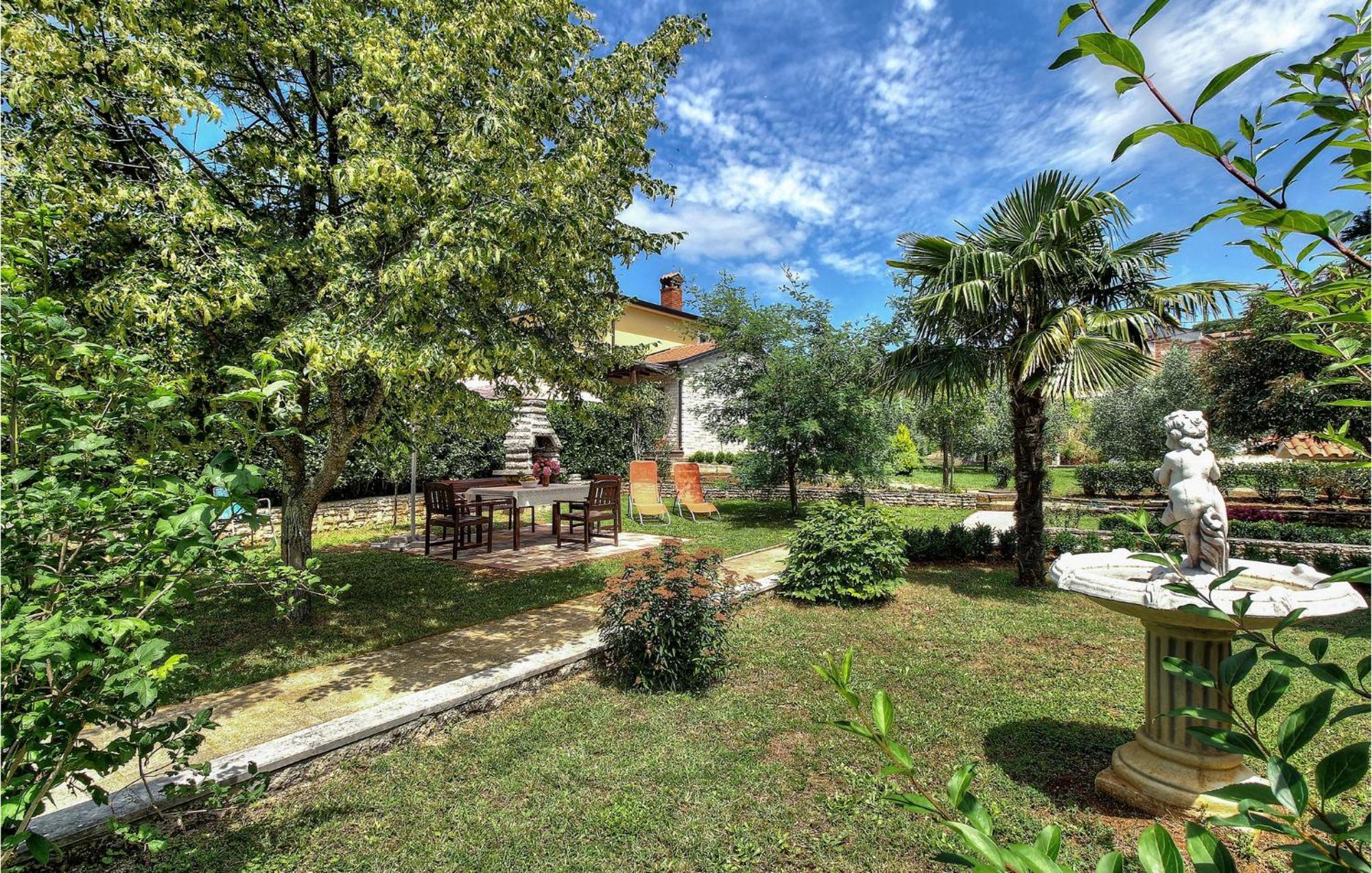 Amazing Apartment In Porec With Wifi Exterior photo