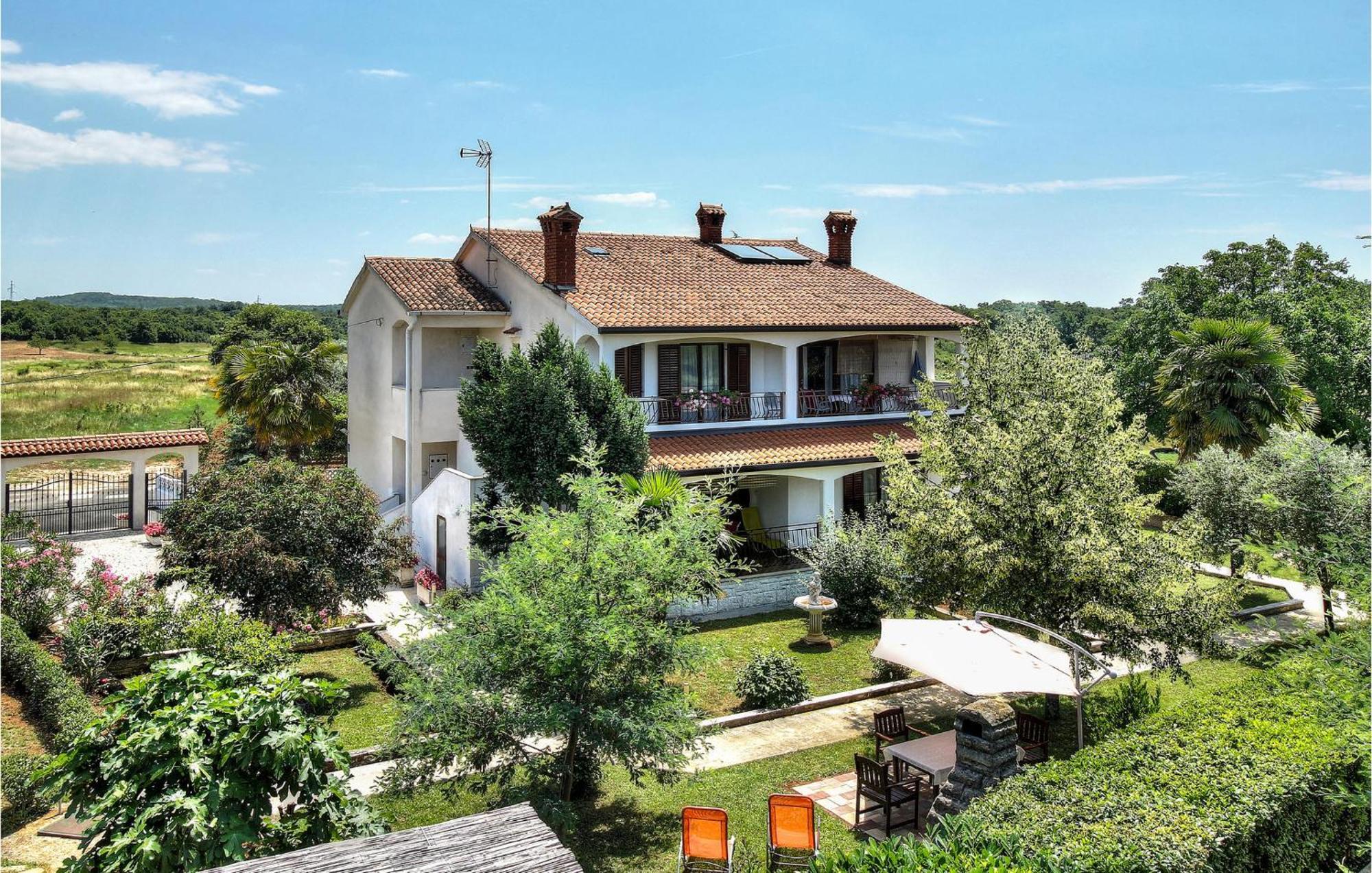 Amazing Apartment In Porec With Wifi Exterior photo