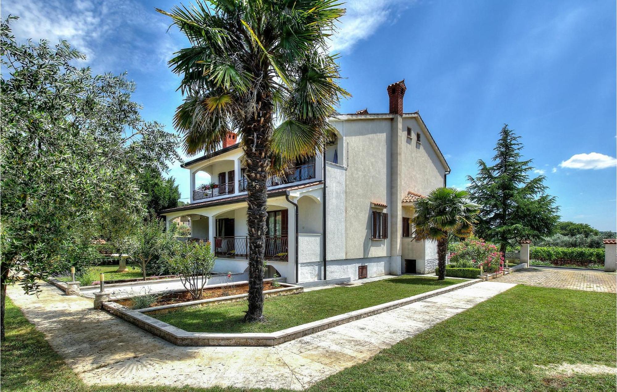 Amazing Apartment In Porec With Wifi Exterior photo